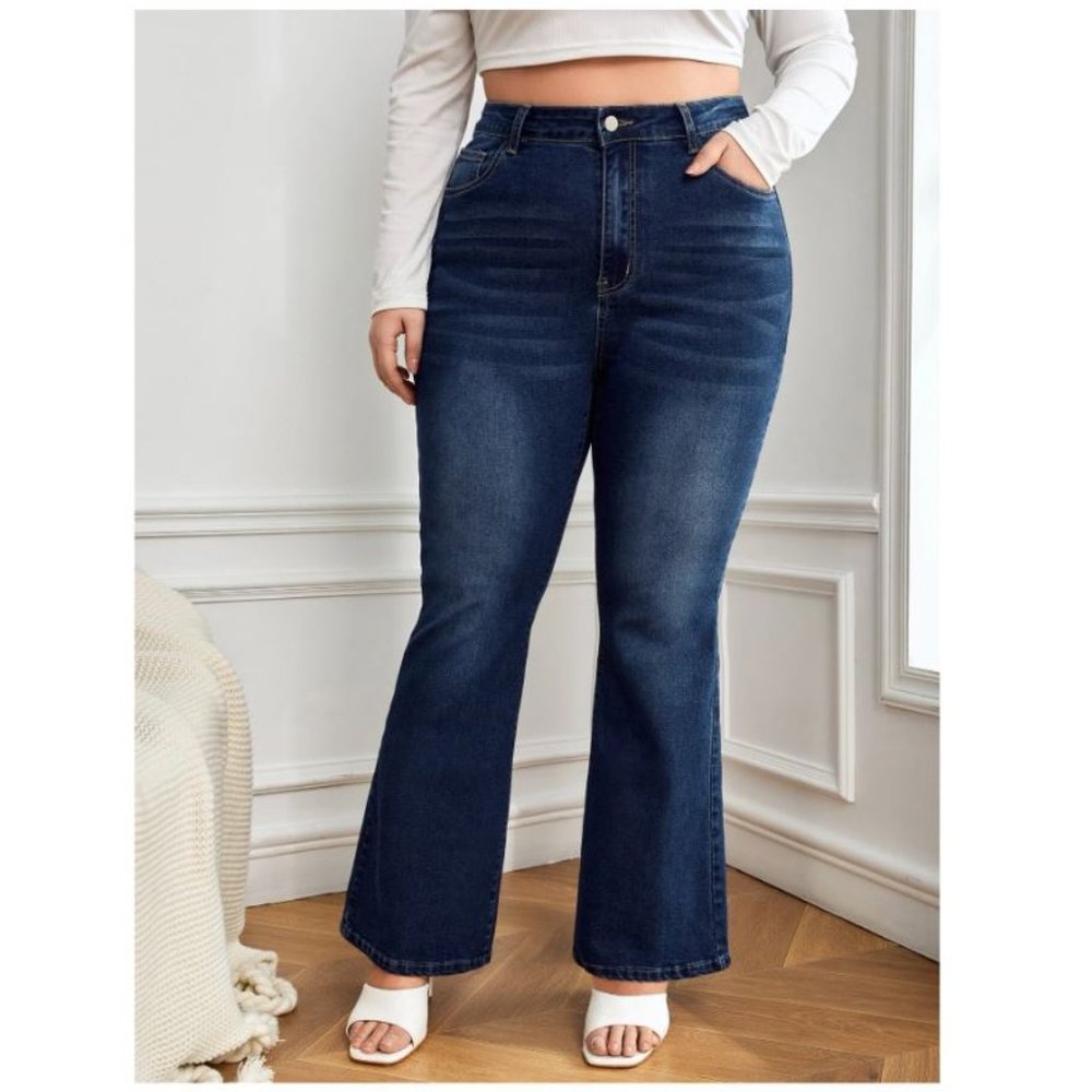 Plus Slant Pocket Bleach Wash Flare Leg Jeans